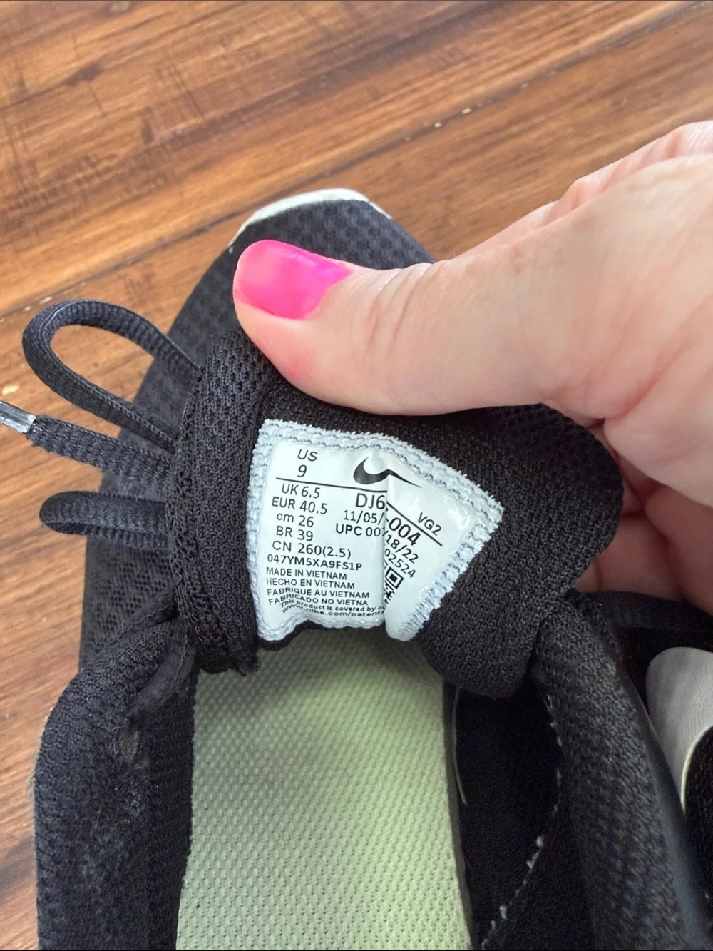 Nike Black and White Mesh Running Shoes